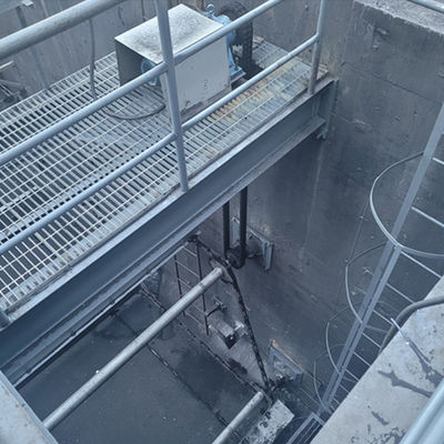 침강 탱크를 위한 SS 체인 견인 머드 스크레이퍼 체인 플레이트 슬러지 스크레이퍼