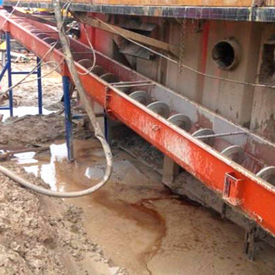 30t/H 가지고 다닐 수 있는 경사진 Ss 스크류 건베이어 U형 그루브 찌꺼기 스크루 벨트 콘베어