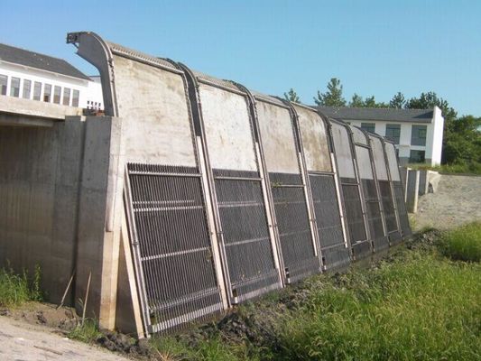 강 펌프장에 사용되는 수질 관리 기계식 바 스크린