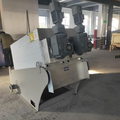 공장을 출력하고 염색시키기 위한 90-150kg/H 추진기프레스 찌꺼기 탈수 기계